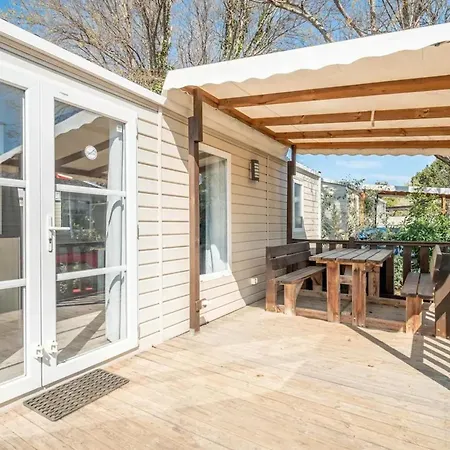 Confortable A Avec Terrasse Et Parking Inclus * 纳博讷