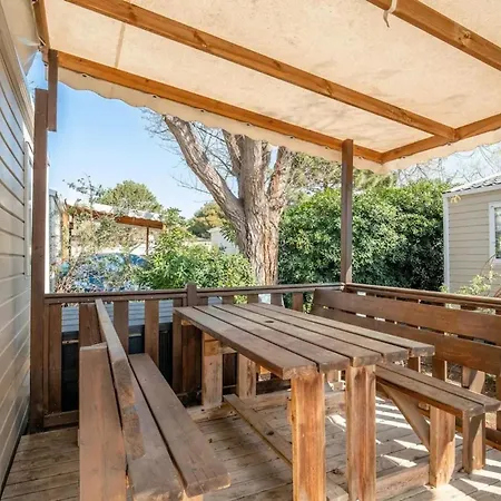 Confortable A Avec Terrasse Et Parking Inclus